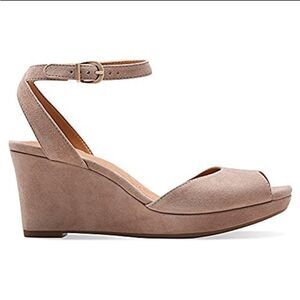 Clarks Artisan Gladiator Suede Wedge‎ Heeled Sandal size 10 real leather beige